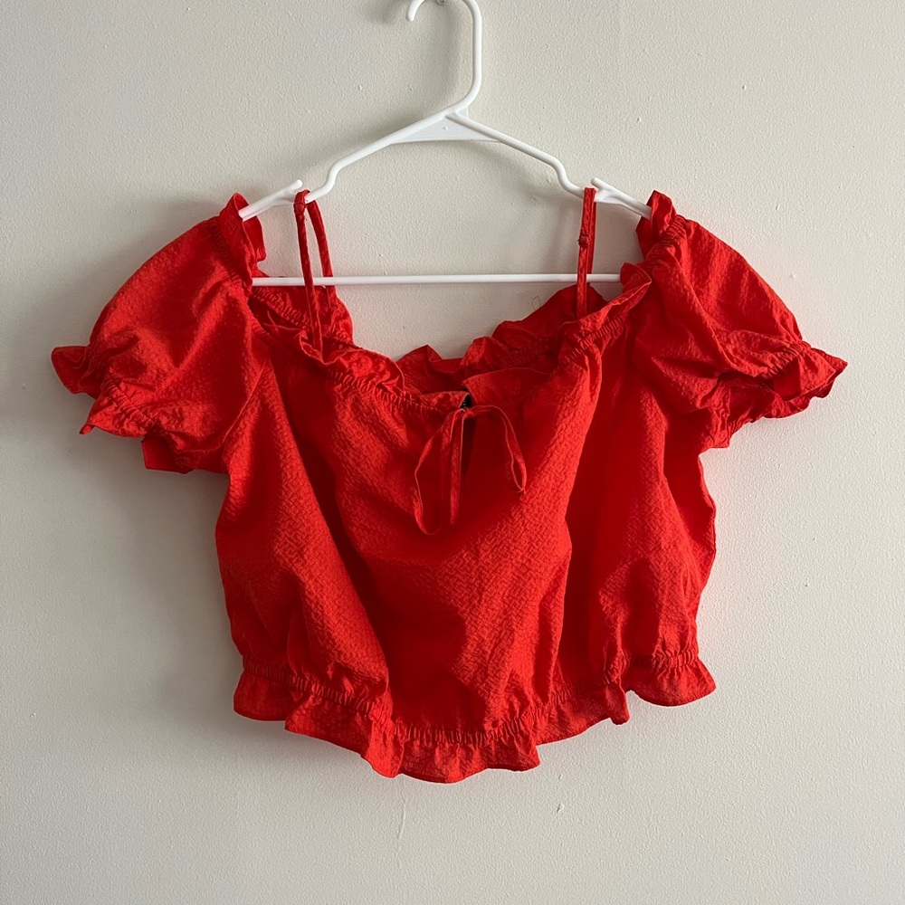 H&M Cold Shoulder Crop Top Red Size Large